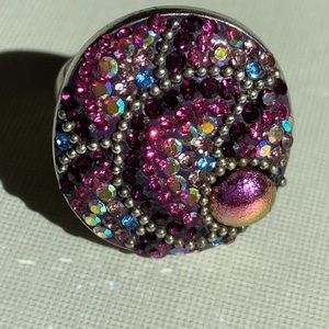 Sterling silver marked 925 sz8 rainbow bright Pearl ring 1970s disco cool